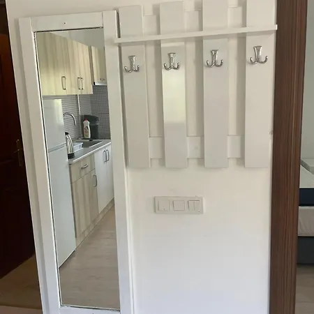 Cesmedeki Ferah Eviniz Apartment